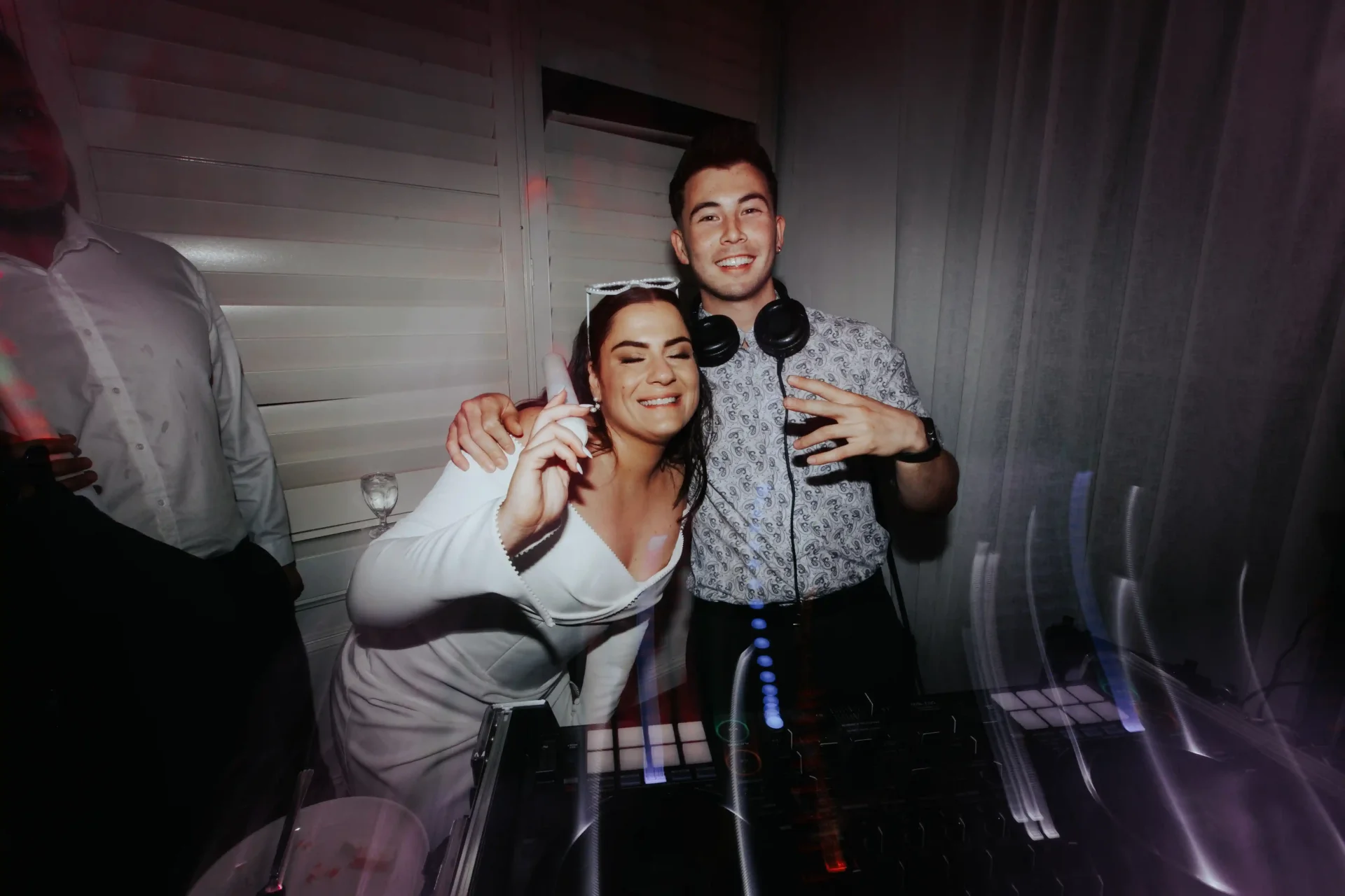DJ RENKUN performing